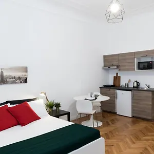 Hemeras Boutique Homes - 4 Design Near Central Station Milan